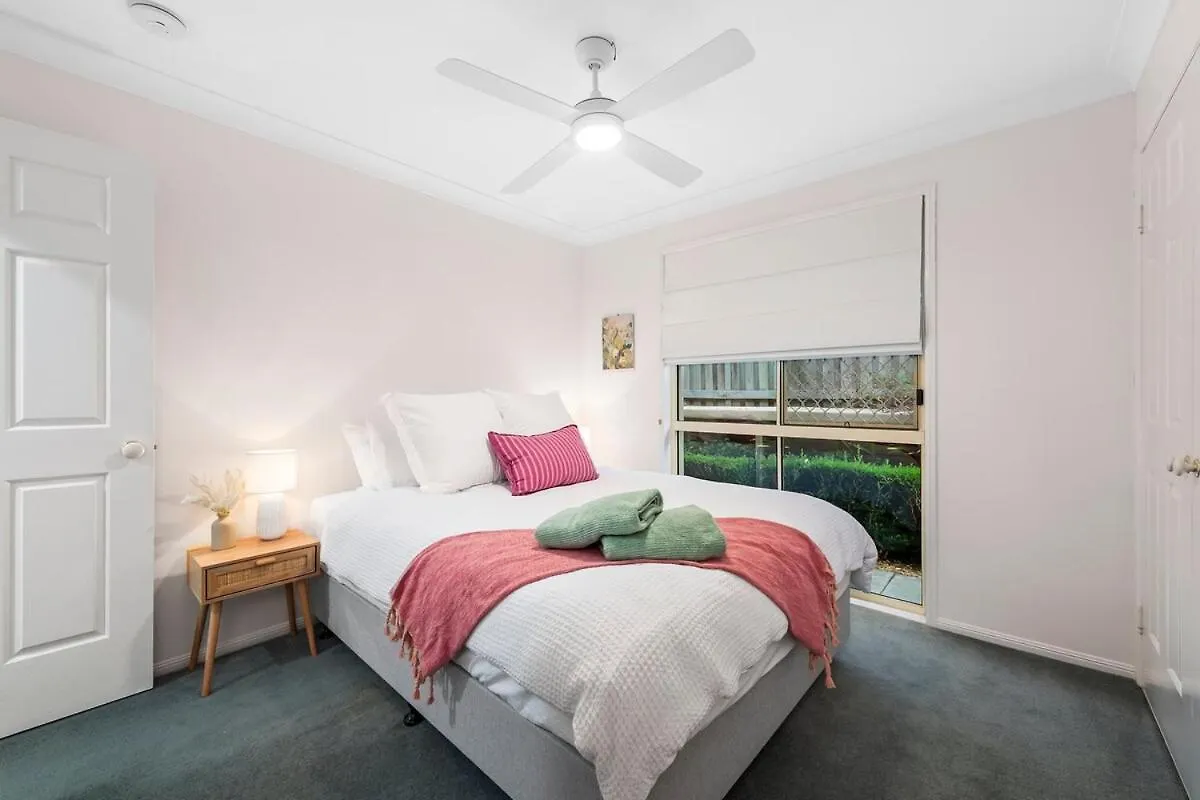 Range Retreat - East Toowoomba Villa 0*,